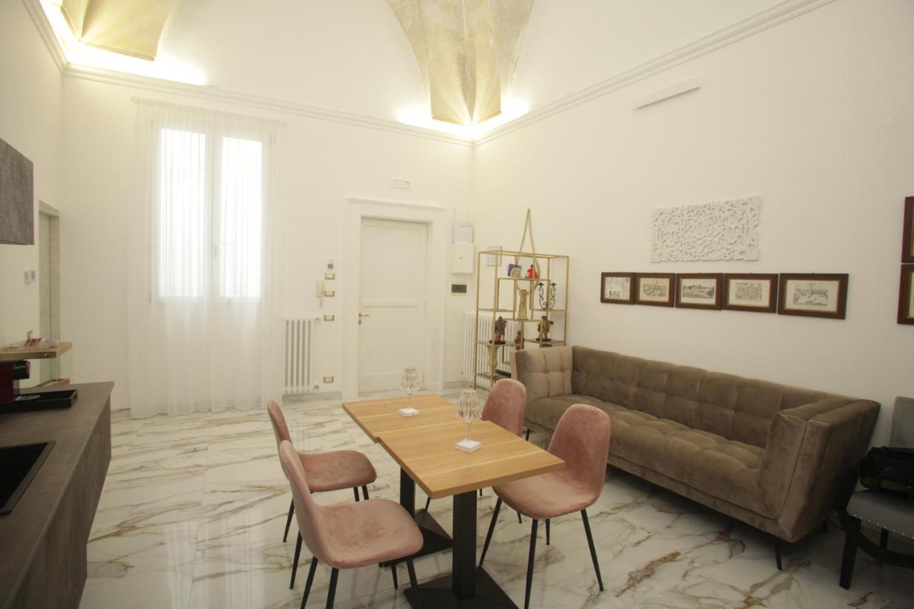La Dimora Di Re Idomeneo Acomodação com café da manhã Lecce Exterior foto