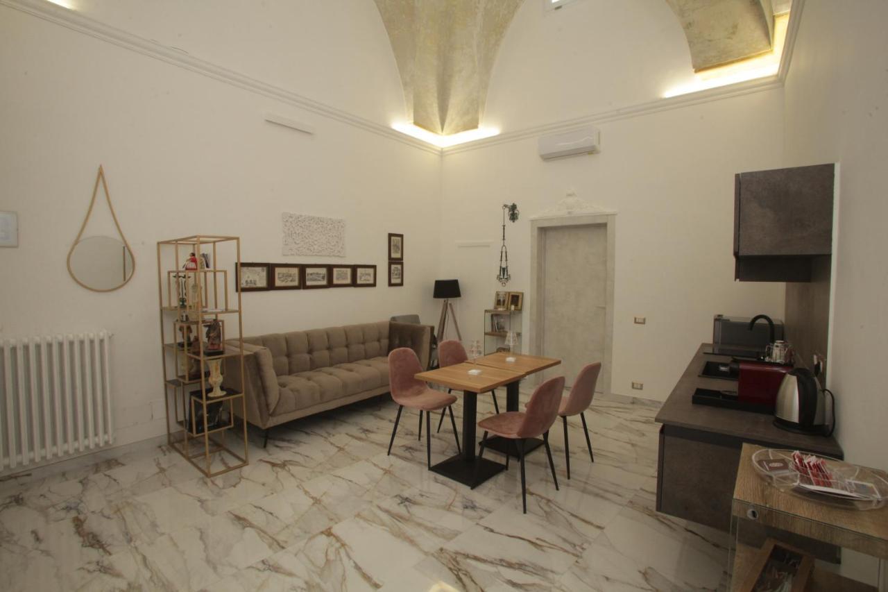 La Dimora Di Re Idomeneo Acomodação com café da manhã Lecce Exterior foto