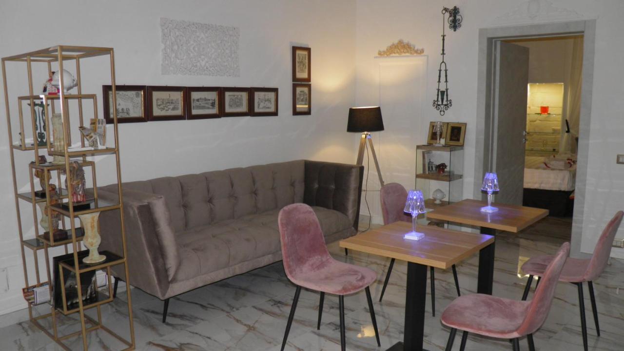 La Dimora Di Re Idomeneo Acomodação com café da manhã Lecce Exterior foto