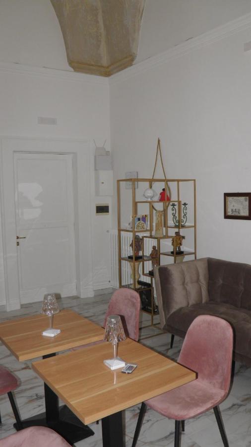La Dimora Di Re Idomeneo Acomodação com café da manhã Lecce Exterior foto